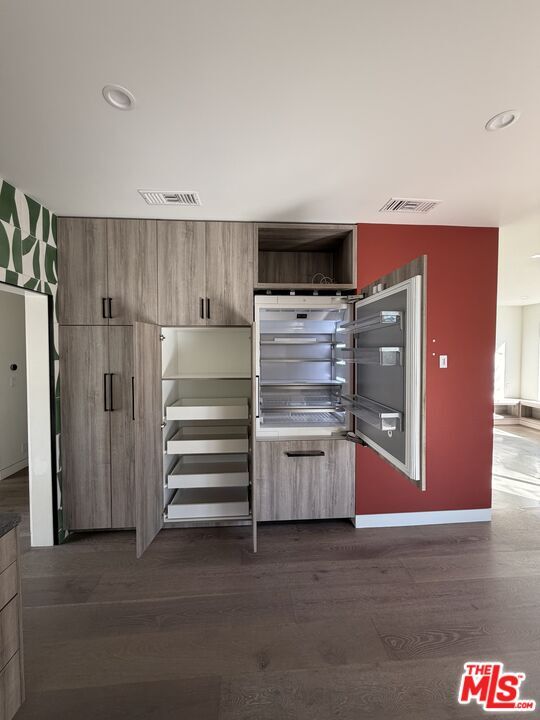 Building Photo - 4517 Cleland Ave