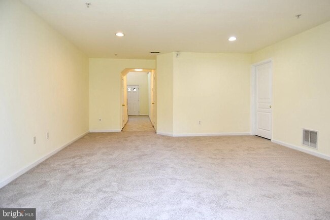 Building Photo - 8784 Lincoln St