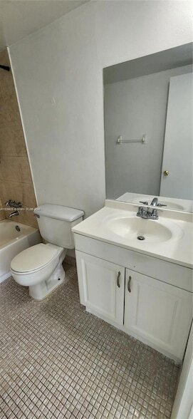 Building Photo - 7321 NW 85th St