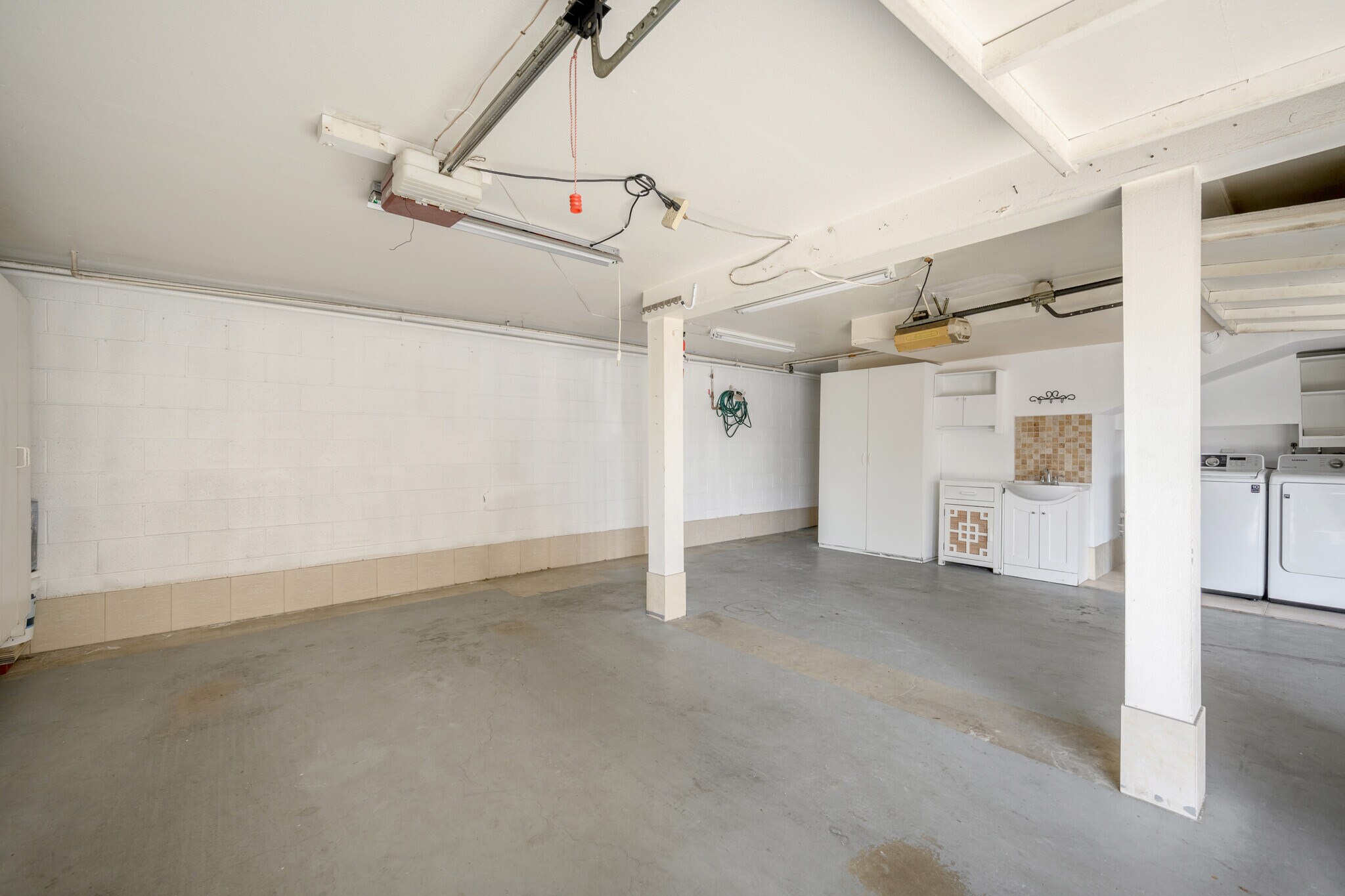 Building Photo - 13203 Vanowen St
