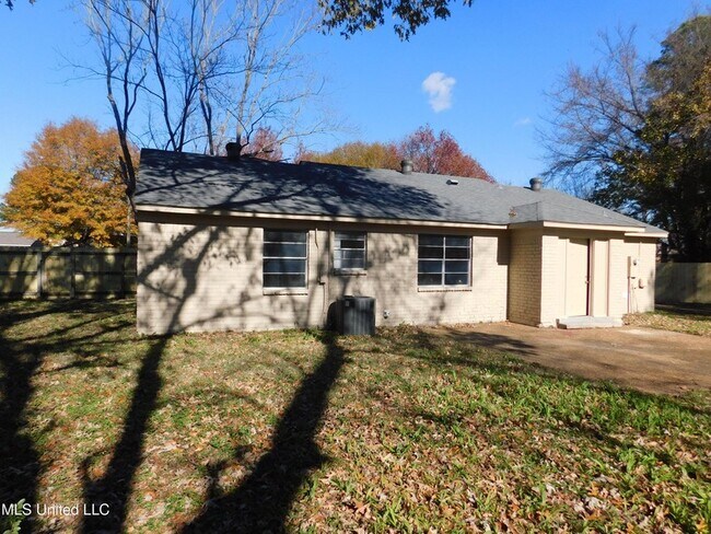 Building Photo - 2775 Normandy Cove