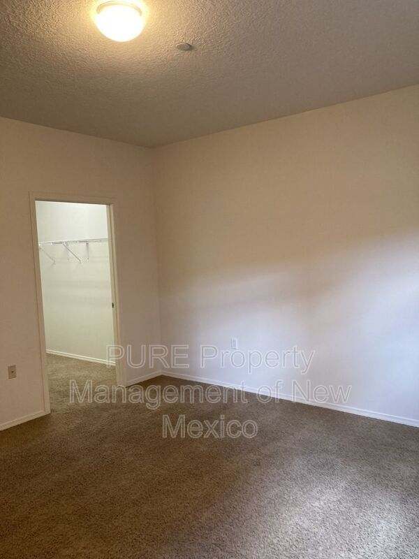 Building Photo - 601 Menaul Blvd NE