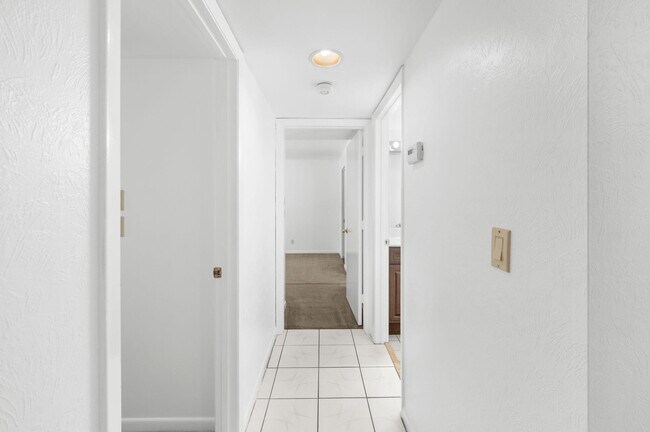 Building Photo - 2506 SE Anchorage Cove