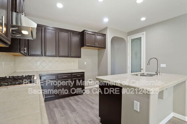 Building Photo - 1518 Sandmark Dr