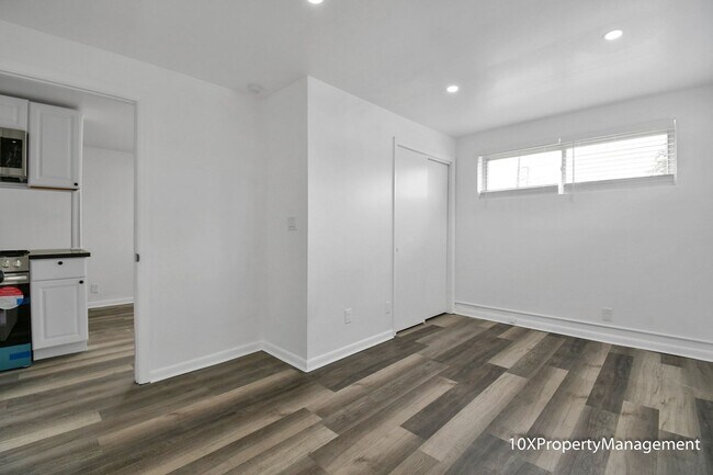 Building Photo - 499 E Columbus St