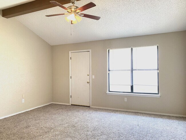 Building Photo - 1120 SW 101st St