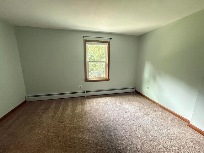 Building Photo - 158 Tina Dr