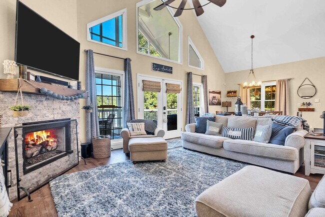 Building Photo - 219 E River Bend Dr