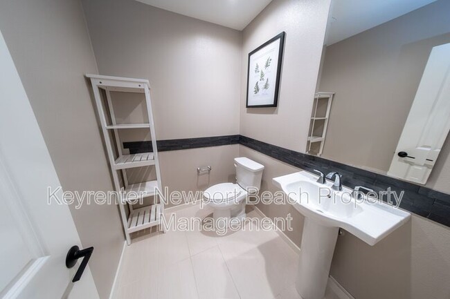 Building Photo - 172 Milky Wy