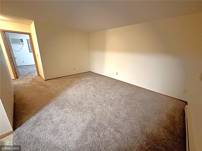 Building Photo - 1380 Heritage Dr