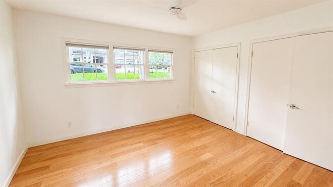 Building Photo - 405 Ridgewood Rd