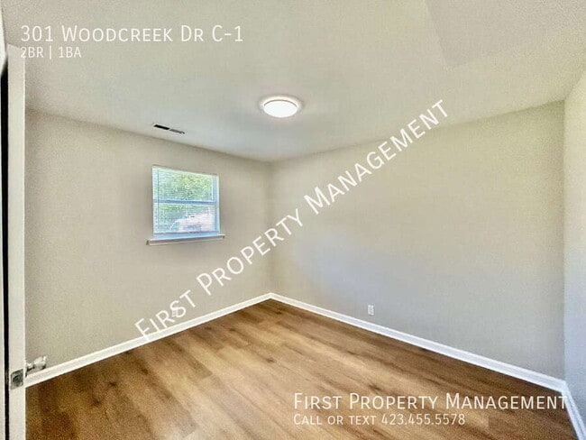 Building Photo - 301 Woodcreek Rd