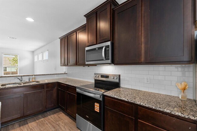 Building Photo - 213 Michaelis Dr