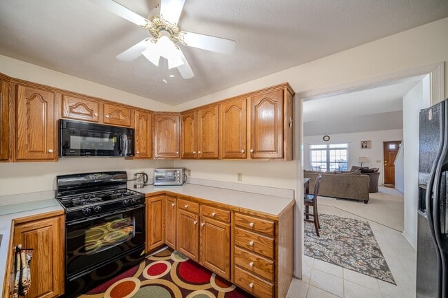 Building Photo - 474 Diana Ct