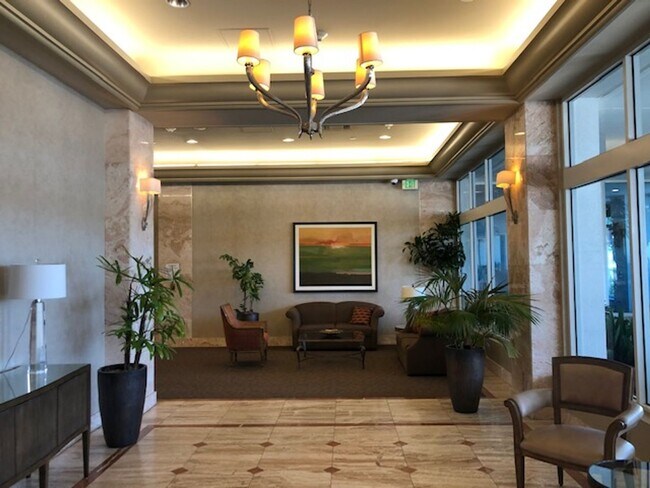 Building Photo - Large 1 bedroom 1 bath in Luxury High Rise...