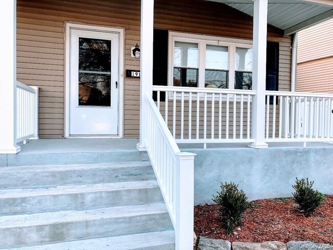 Building Photo - 191 W Main St