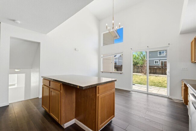 Building Photo - 3-bed + office, 2-bath home, minutes to Denver and close to outdoor recreation areas