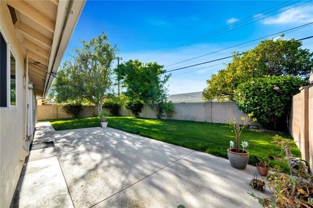 Building Photo - 5851 Pinon Dr