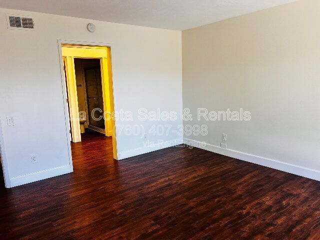 Building Photo - 2204 Plaza De Las Flores Plz