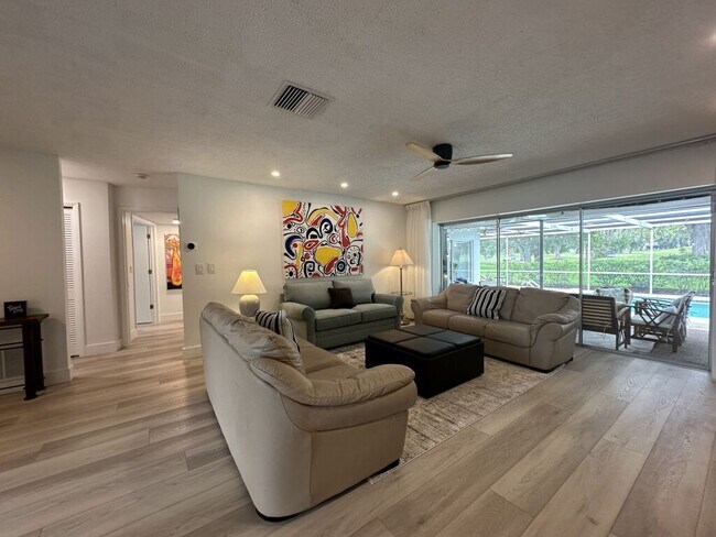 Building Photo - 2780 Landmark Dr