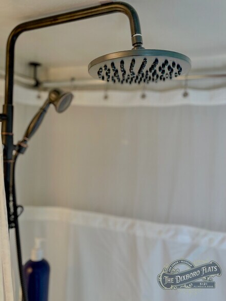 Building Photo - 5121 Plymouth Road