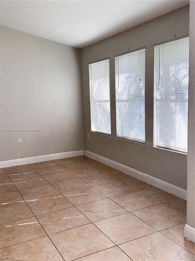 Building Photo - 10441 SW 155th Ct