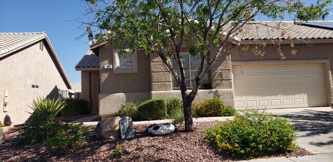 Building Photo - 198 Crown Imperial St