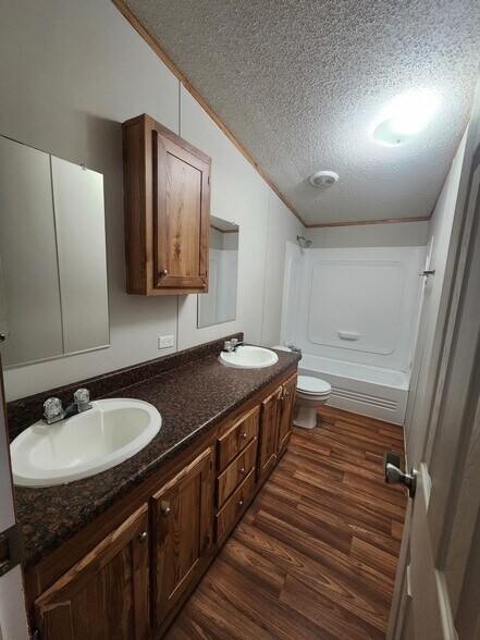 Building Photo - 608 N Billy Bryan St