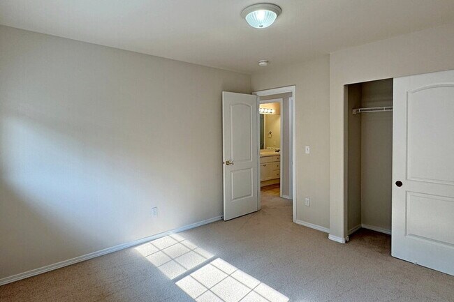 Building Photo - 10234 186th Ct NE