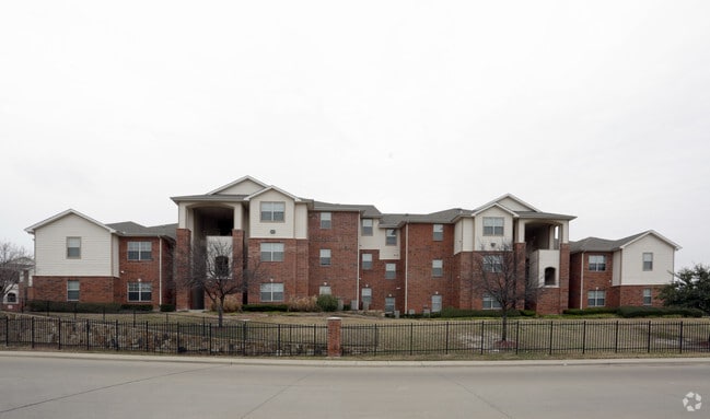 Building Photo - Madison Apartment