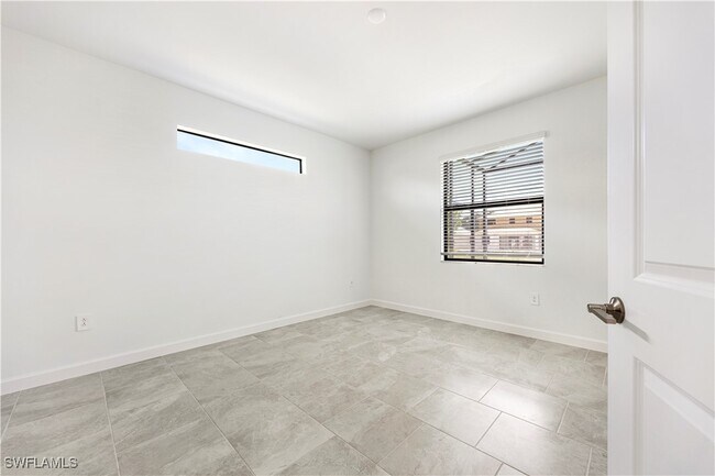 Building Photo - 19613 Hinkley Dr