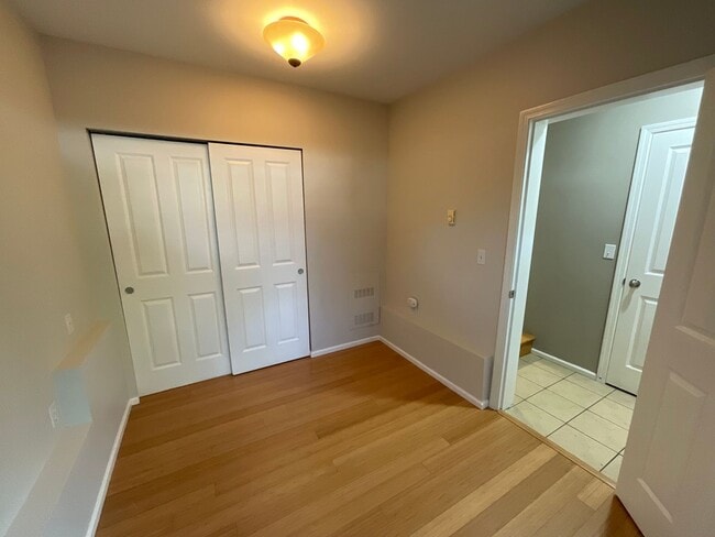 Building Photo - MAGNOLIA 3 BED, 1.5 BATH TOWNHOME FOR RENT AVAILABLE NOW!