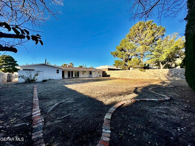 Building Photo - 6332 El Risco St