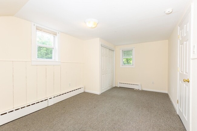 Building Photo - 174 Mills Pond Rd