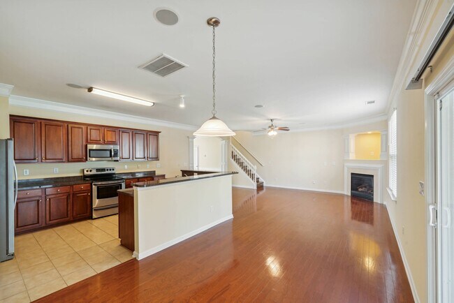 Building Photo - 9520 Mintworth Ave