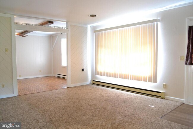 Building Photo - 925 Dyke Branch Rd