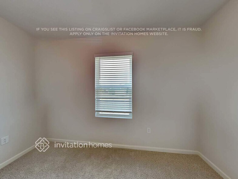 Building Photo - 2524 Emerson Dr