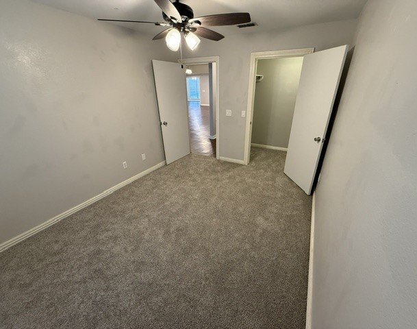 Building Photo - 200 Fox Run Pl