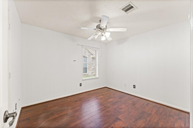 Building Photo - 24226 Pine Canyon Falls Cir
