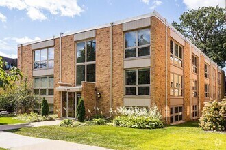 Building Photo - Charming 1 bedroom Condo Available Now!