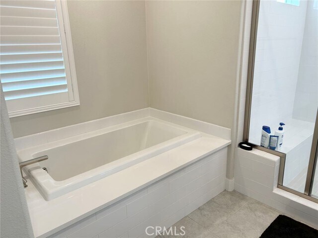 Building Photo - 109 Chorus