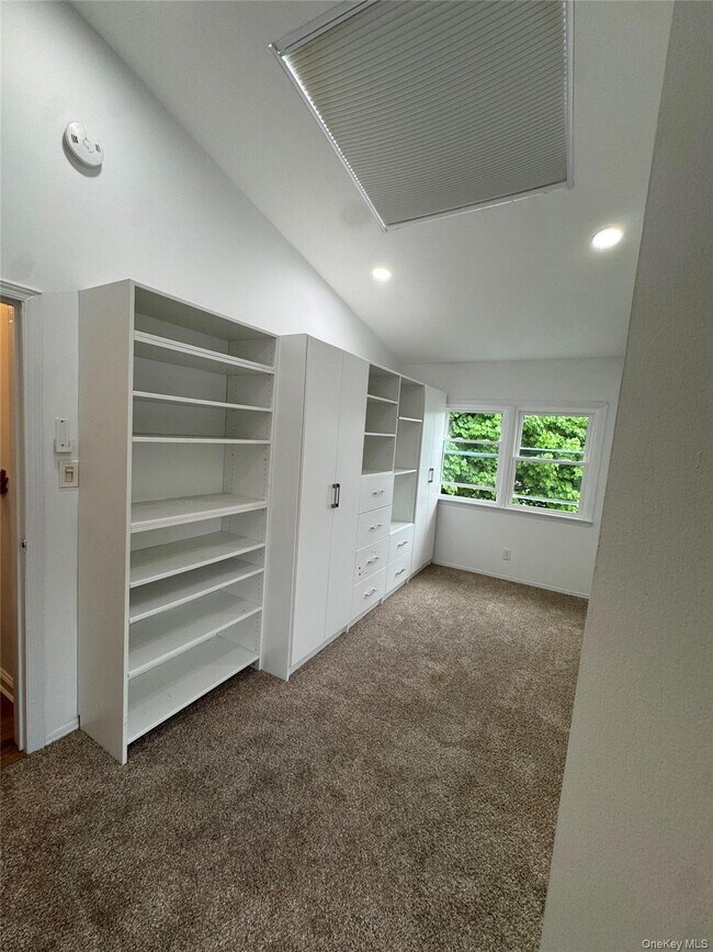 Building Photo - 630 Tulip Ave