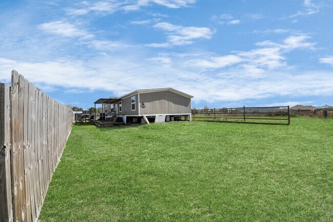 Building Photo - 1416 Rd 5601