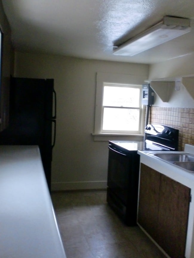 Building Photo - 511 Eddy Ave