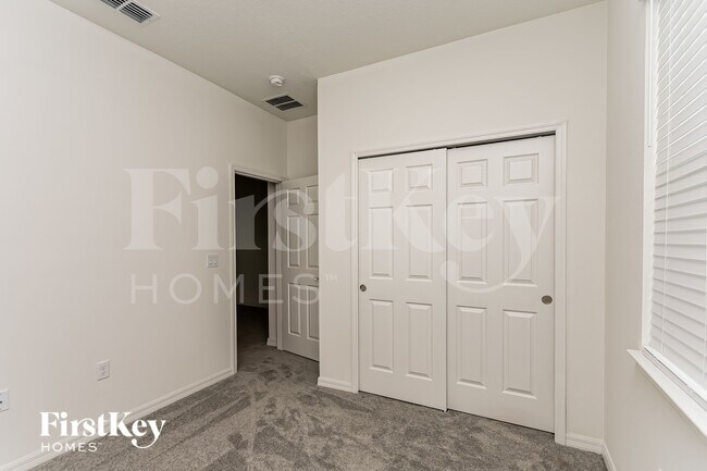 Building Photo - 348 Corbel Ln