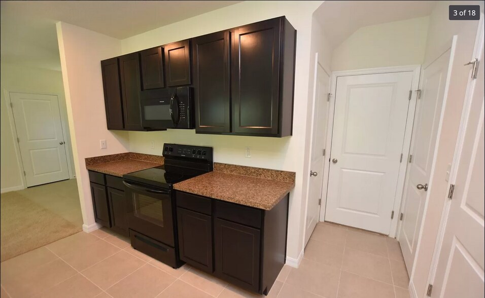 Building Photo - 1014 Ashentree Dr
