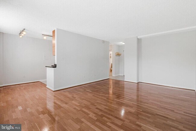 Building Photo - 1730 Arlington Blvd