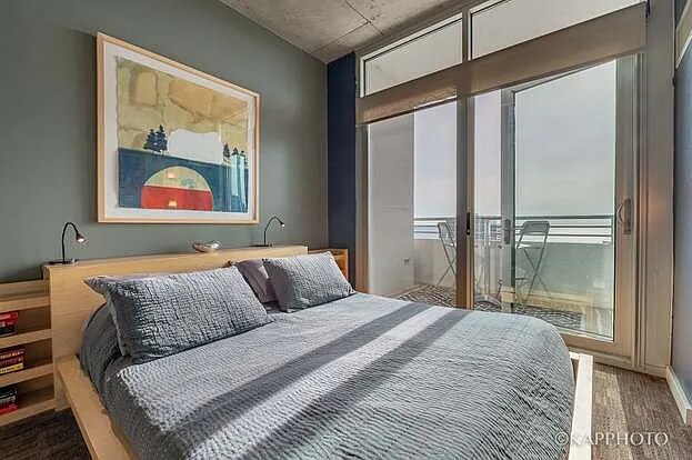 Building Photo - 1720 S Michigan Ave