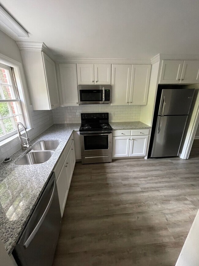 Building Photo - 1415 Clover St NW