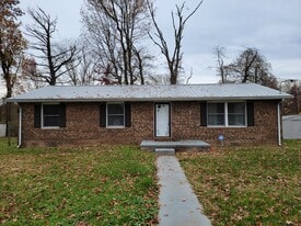 Building Photo - 5 Shawnee Acres Cir